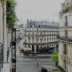Bohemian Chic Apartment - Near The Champs-Elysees