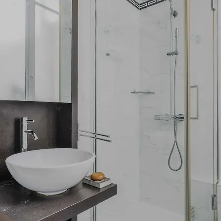 Bohemian Chic - Near The Champs-elysees