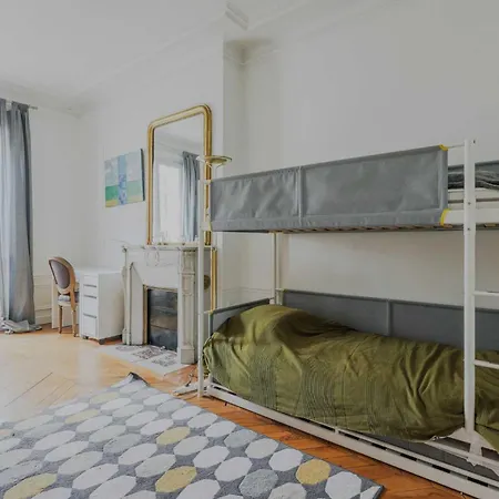 Bohemian Chic - Near The Champs-elysees Paris